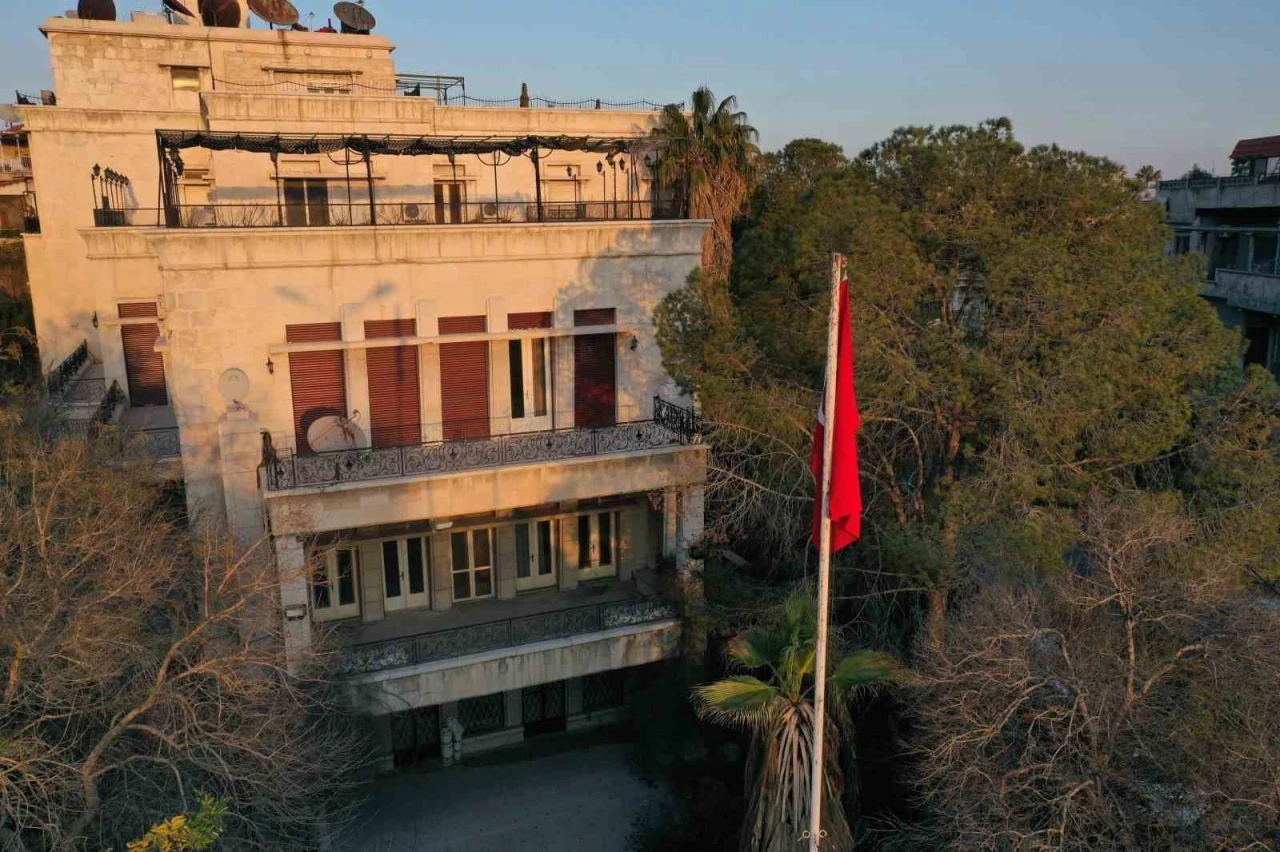 Bakan Fidan: "Şam Büyükelçiliğimiz, faaliyetlerine tekrar başladı, hayırlı olsun"
