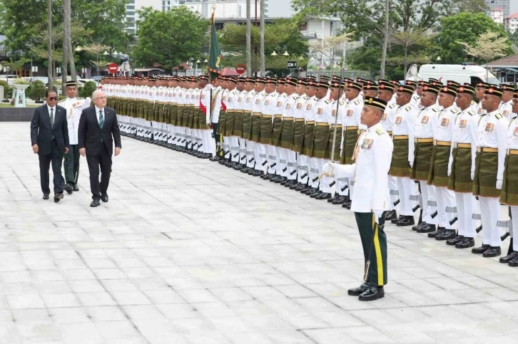 Bakan Güler, Malezyalı mevkidaşı Nordin ile bir araya geldi
