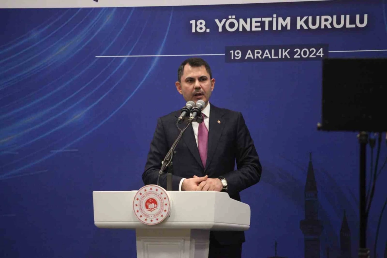 Bakan Kurum: &quot;2025 yılının sonunda evine girmeyen tek bir vatandaşımızı bırakmayacağız&quot;
