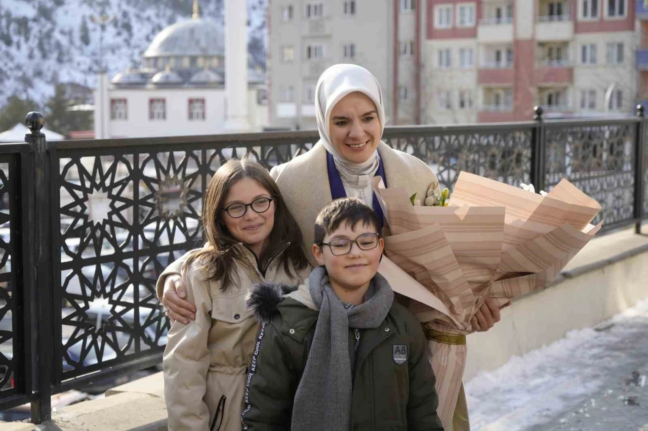 Bakan Mahinur Özdemir Göktaş Gümüşhane’de ziyaretlerde bulundu
