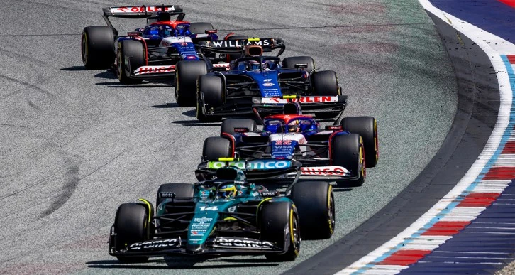 Bakü Şehir Pisti'nde Formula 1 Heyecanı