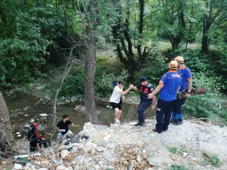 Balık tutmaya giderken kaybolan 3 genci AFAD ekipleri buldu
