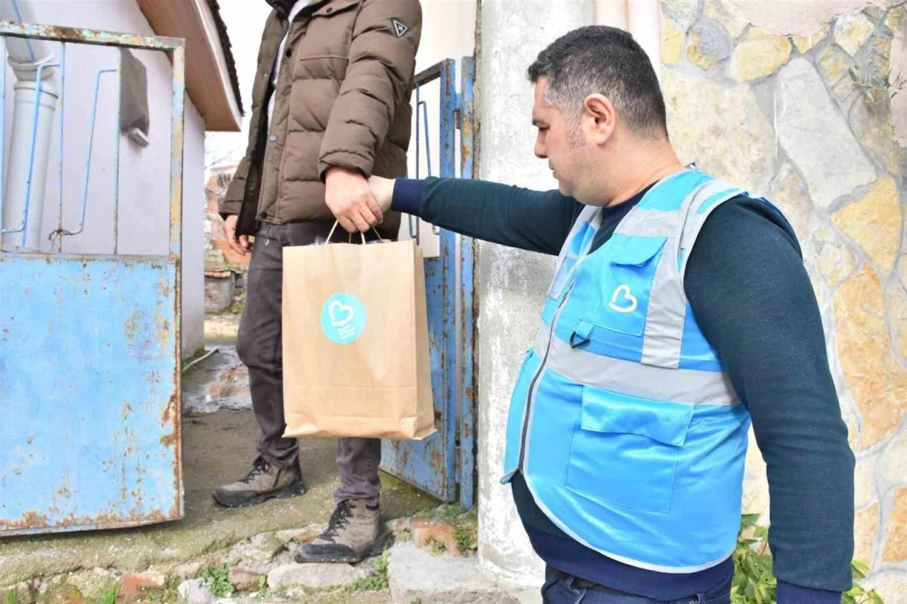 Balıkesir’de beslenme çantaları büyükşehir desteğiyle doluyor
