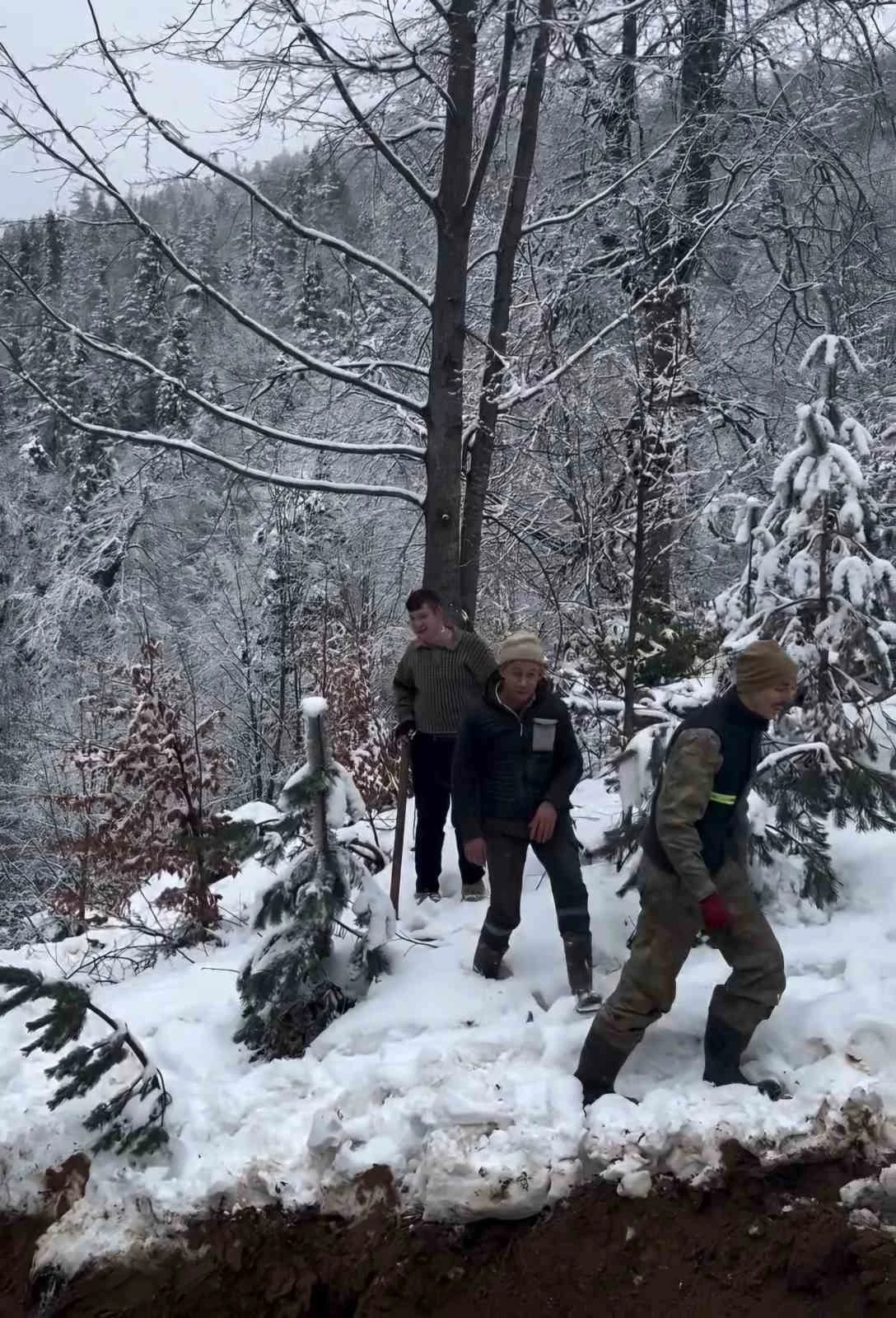 Bartın’da beklenen kar yağışı başladı
