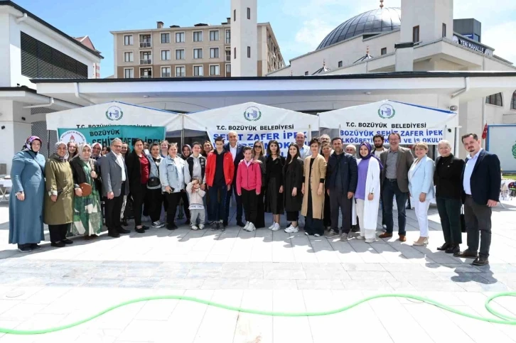 Başkan Bakkalcıoğlu, Engelliler Haftası nedeniyle düzenlenen hayır çarşısını ziyaret etti
