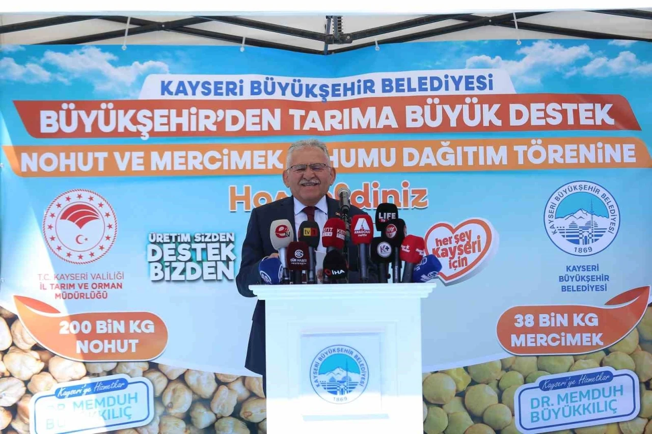 Başkan Büyükkılıç’tan üreticiye 11,5 milyon TL’lik 238 ton tohum desteği
