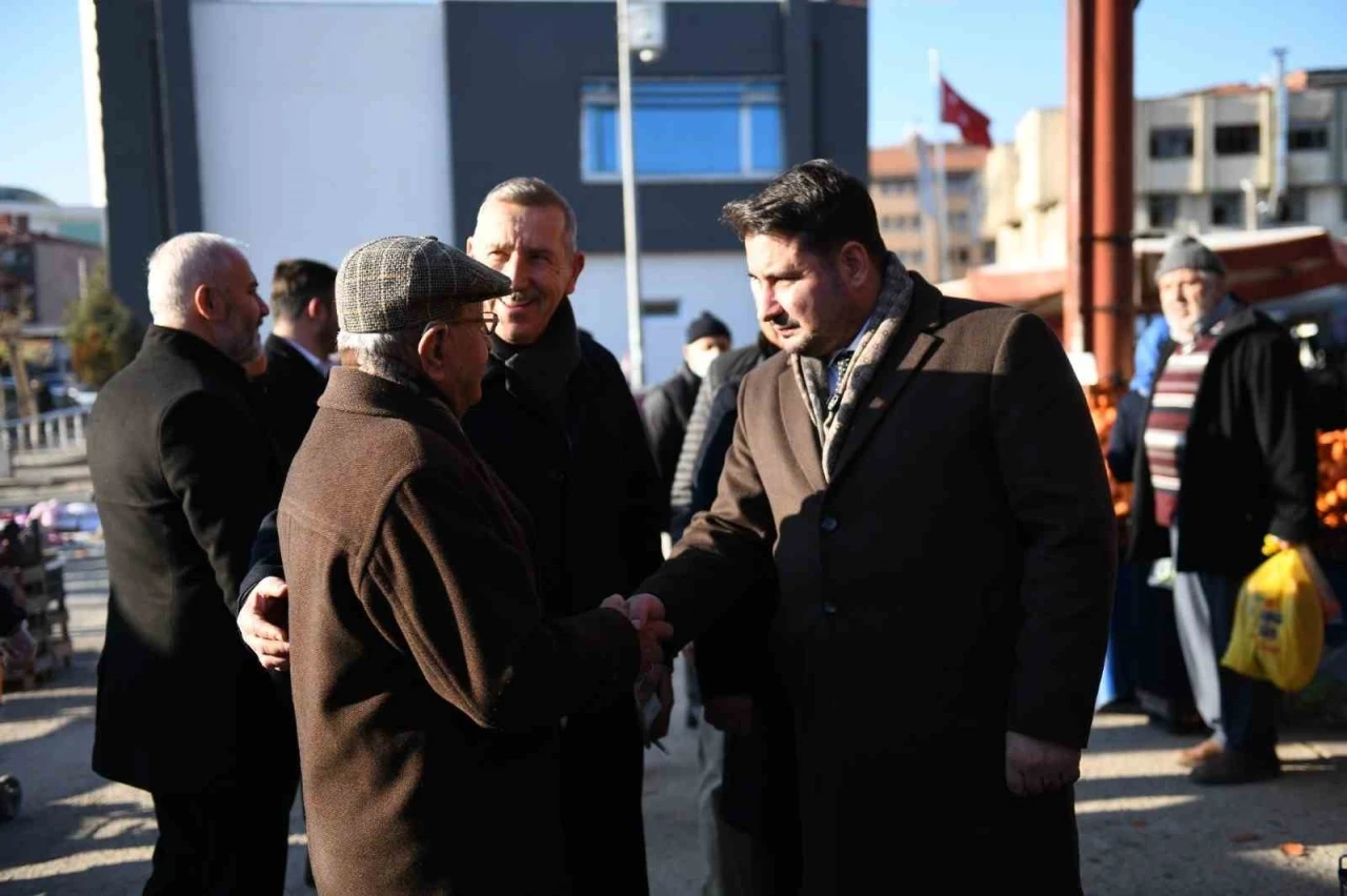 Başkan Çırpanoğlu’ndan pazar esnafına ziyaret
