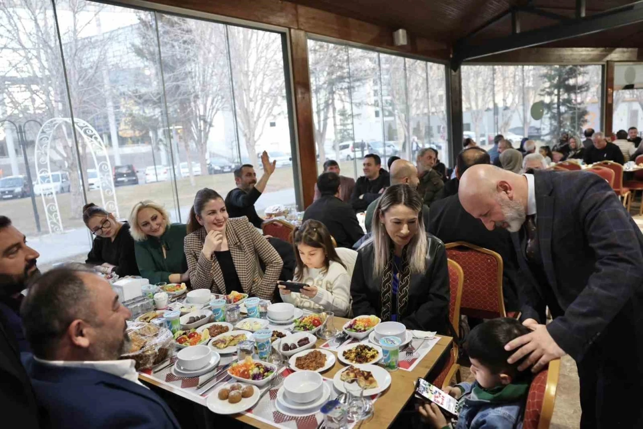 Başkan Çolakbayrakdar: Kocasinan’a değer katmaya devam edeceğiz"
