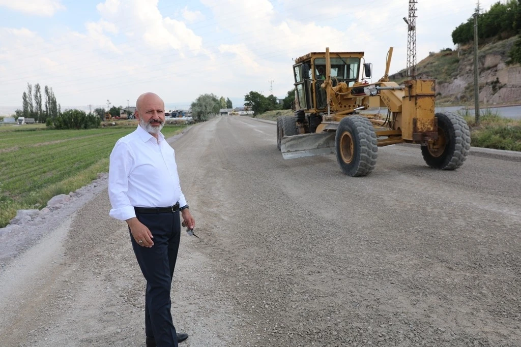 Başkan Çolakbayrakdar: &quot;Merkez ve kırsal mahallelere her alanda hizmet ulaştırıyoruz&quot;
