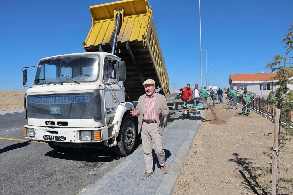 Başkan Çolakbayrakdar, "Millet bahçesi, şehrin yeni gözdesi oldu"
