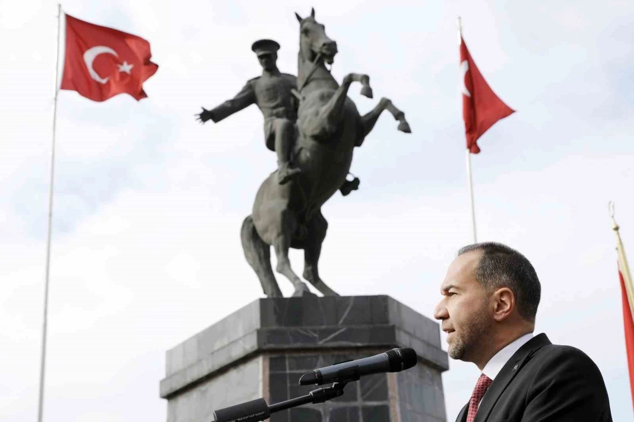 Başkan Özdemir: "Bu onurlu mirası yaşatmak ve yüceltmek en büyük görevimizdir"
