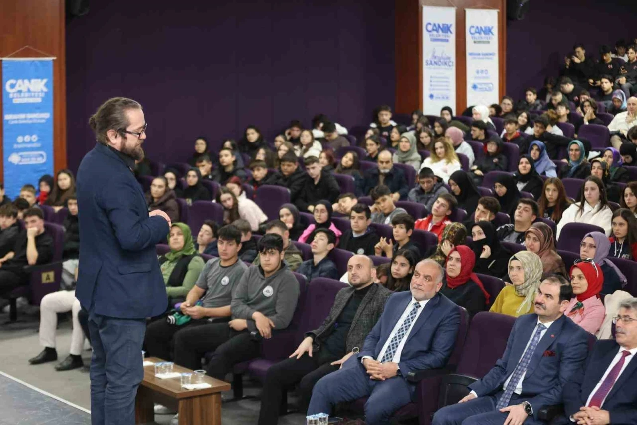 Başkan Sandıkçı: “Siber Vatan’ın ne demek olduğunu anlamalıyız”
