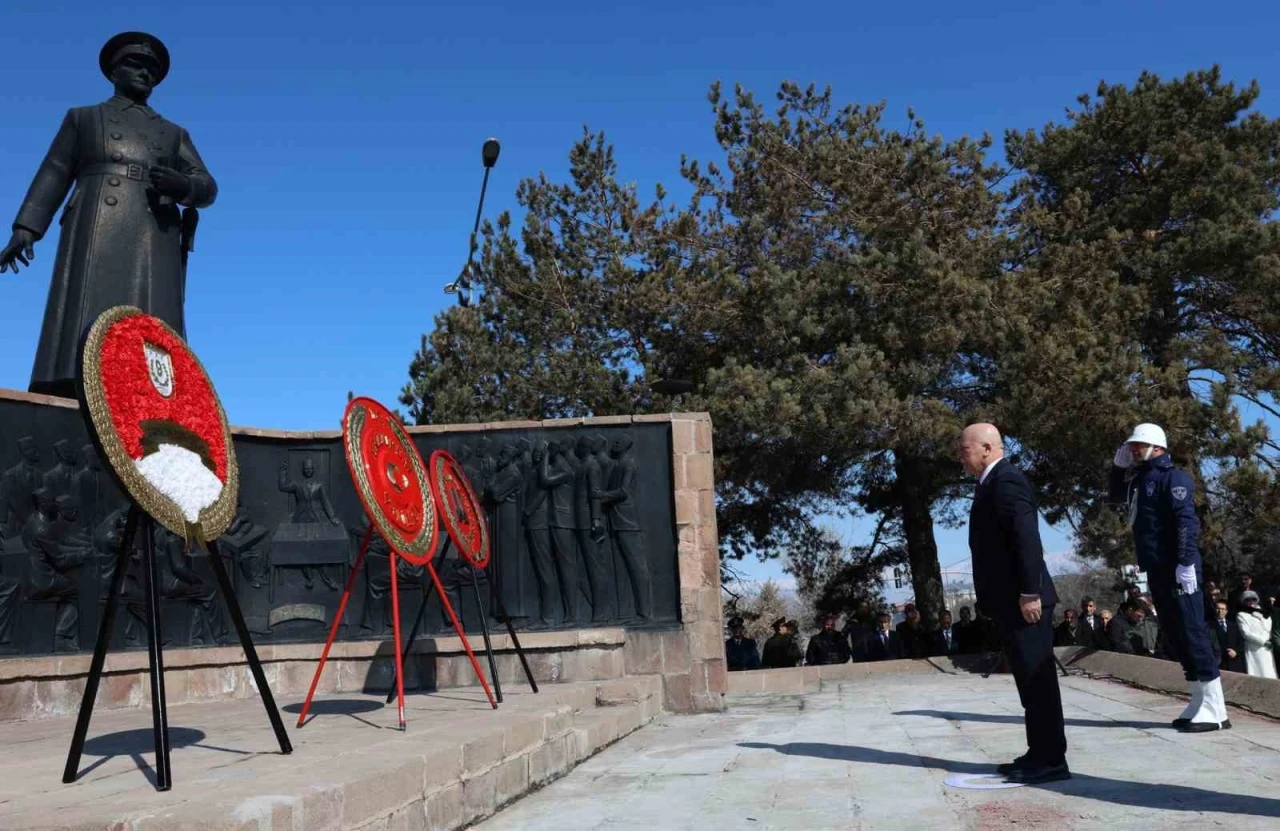 Başkan Sekmen; &quot;12 Mart; Türk’ün tarihinde önemli sayfa, kutlu bir zafer günüdür&quot;
