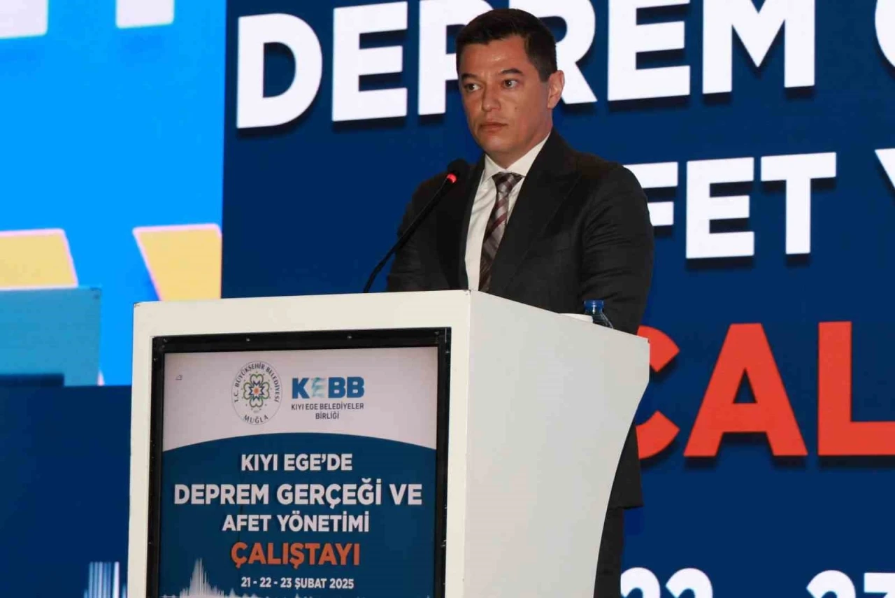 Başkan Ünlü: &quot;İmarsız her gün felaketlere kapı aralıyor&quot;
