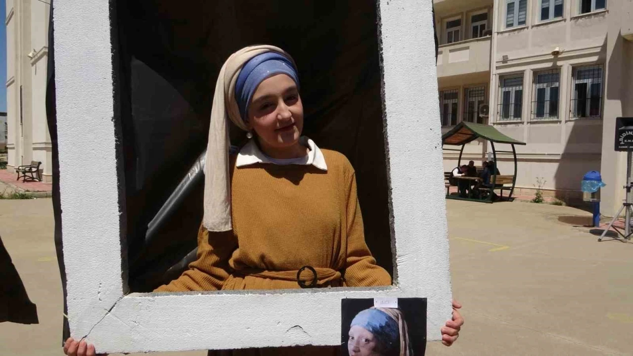 Batman’da öğrenciler atıklardan ’Yürüyen Tablolar’ yaptı
