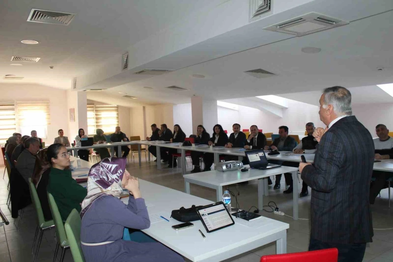 Bayburt’ta ailenin korunması ve güçlendirilmesi konulu toplantı yapıldı
