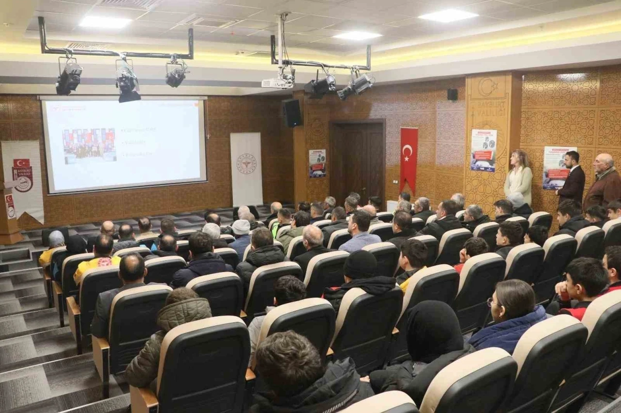 Bayburt’ta ’Yaşama Yol Ver’ konulu tanıtım toplantısı yapıldı
