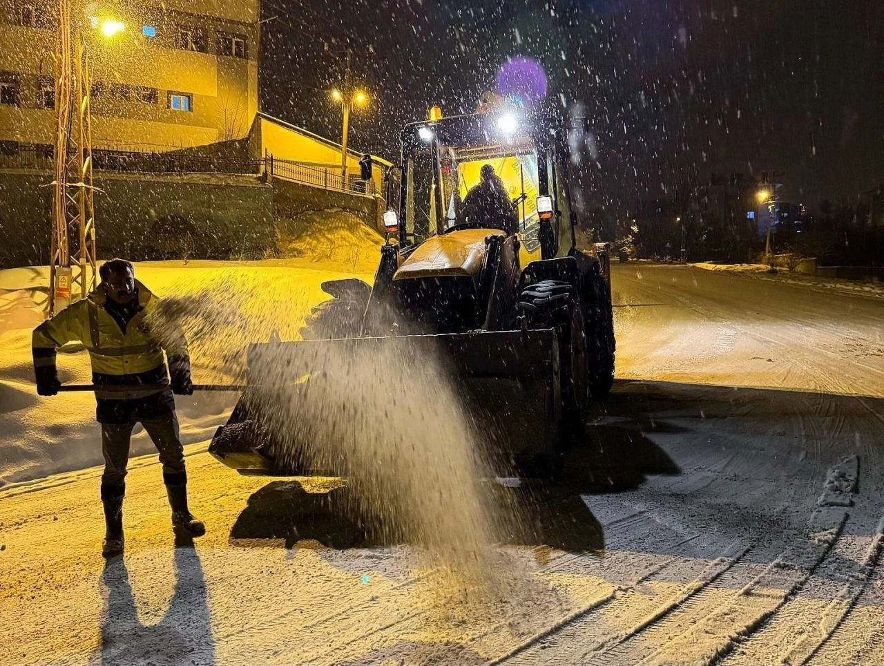 Bayburt’un Demirözü ilçesinde eğitime kar tatili
