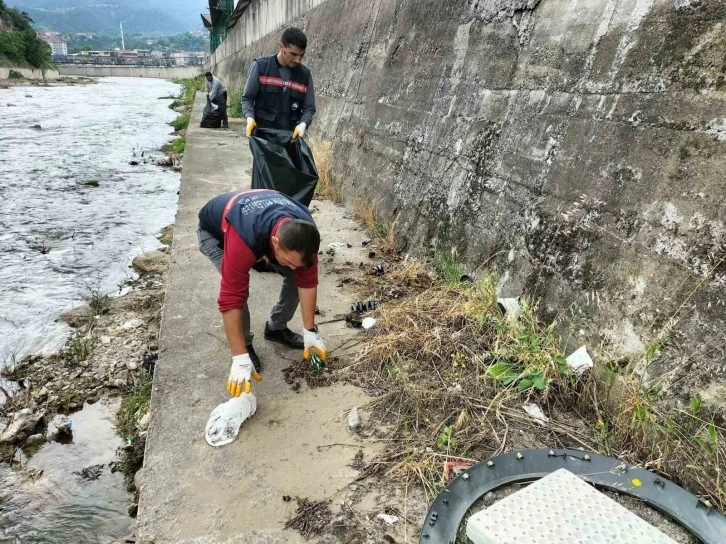 Bayram öncesi Karabük’te temizlik çalışmaları hızlandı
