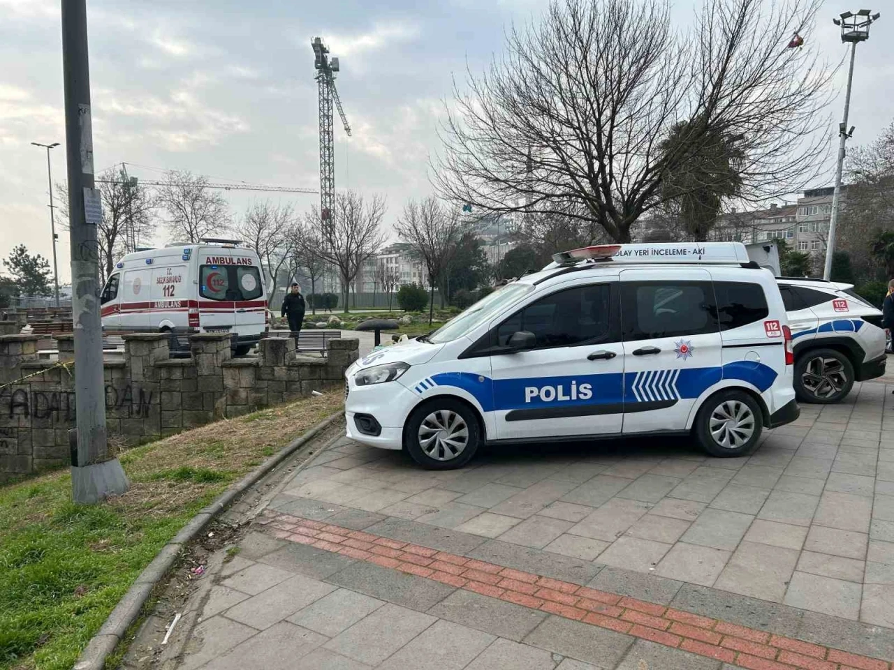 Bayrampaşa’da parkta intihar: Şahsın sanal kumarda para kaybettiği için kendini vurduğu iddia edildi
