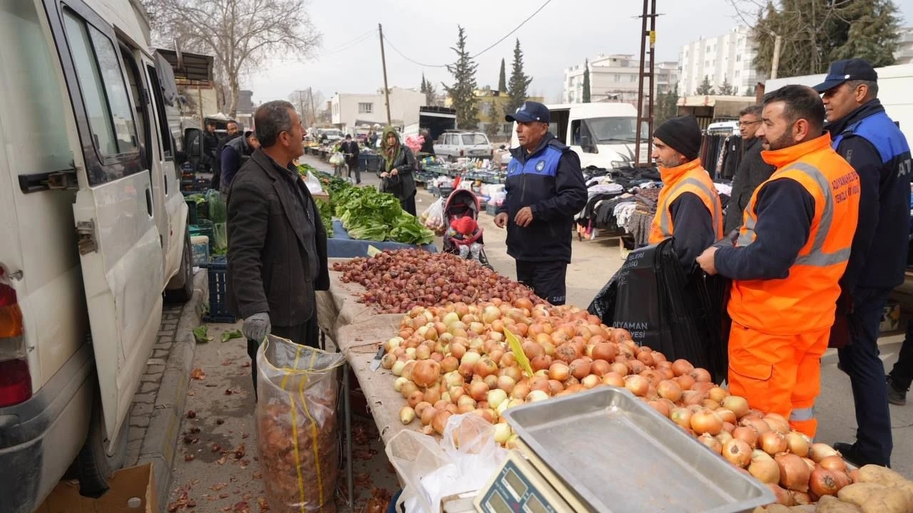 Belediyeden pazar esnafına poşet uygulaması
