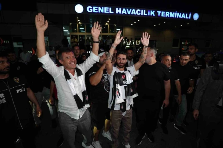 Beşiktaş’ın yeni transferi Rafa Silva, İstanbul’da
