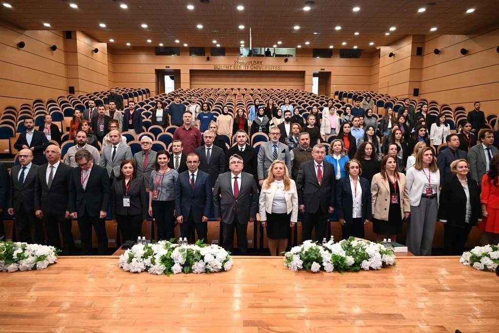 BEUN’da “Genç Endodontistler Konuşuyor” sempozyumu başladı
