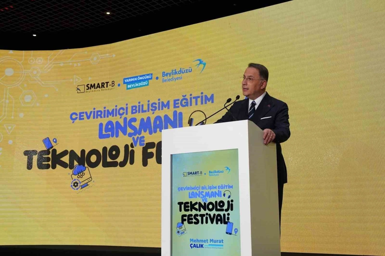 Beylikdüzü’nde çevrimiçi bilişim eğitim lansmanı ve teknoloji festivali düzenlendi
