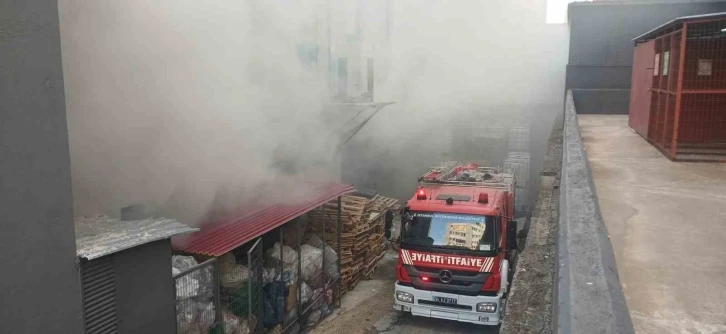 Beylikdüzü’nde kimya fabrikasında korkutan yangın
