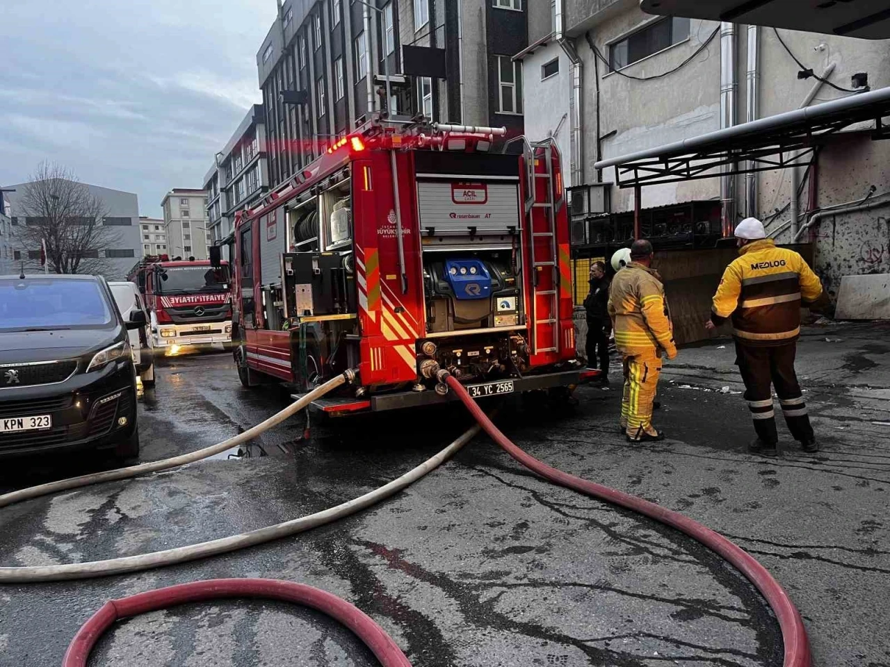 Beylikdüzü’nde korkutan yangın
