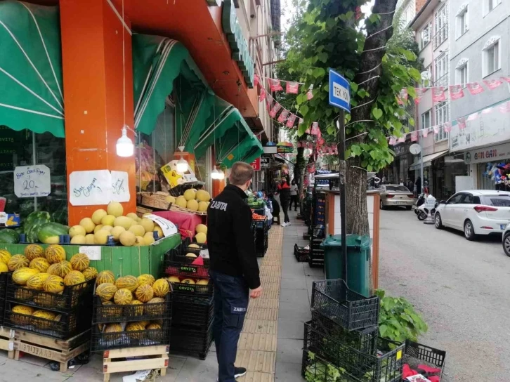 Bilecik’te kaldırımları işgal eden manavlara ceza
