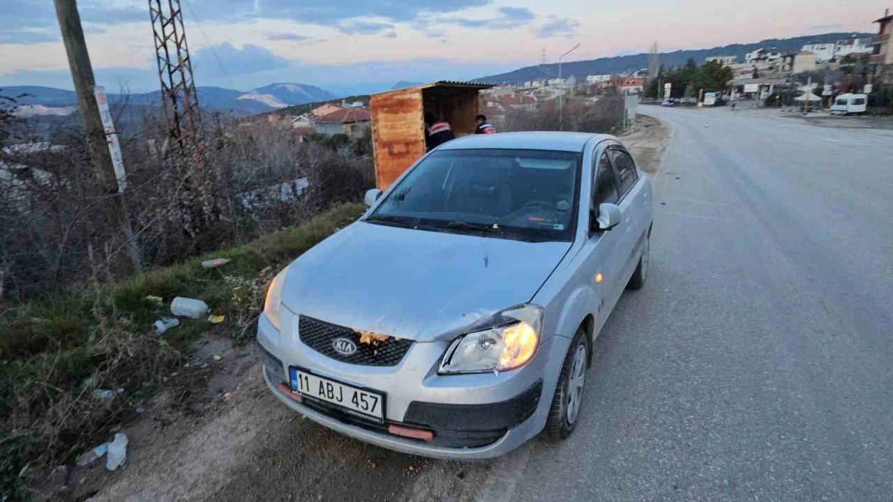 Bilecik’te otomobilin çarptığı yaya ağır yaralandı
