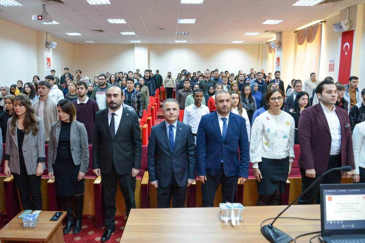 Bilecik’te "Türkiye Yüzyılı Vizyonuyla Kariyer Gelişiminde İletişim ve Dezenformasyonla Mücadele" semineri
