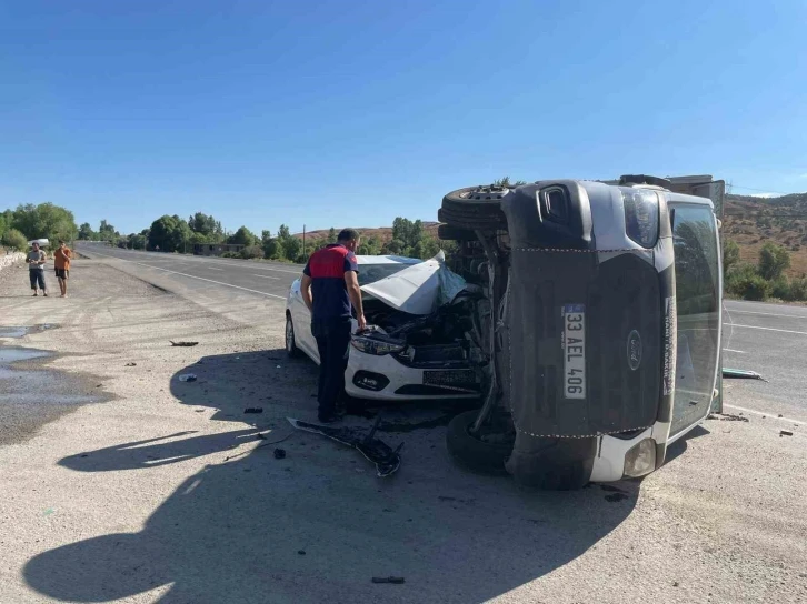 Bingöl’de otomobil ve pikap çarpıştı: 2 yaralı
