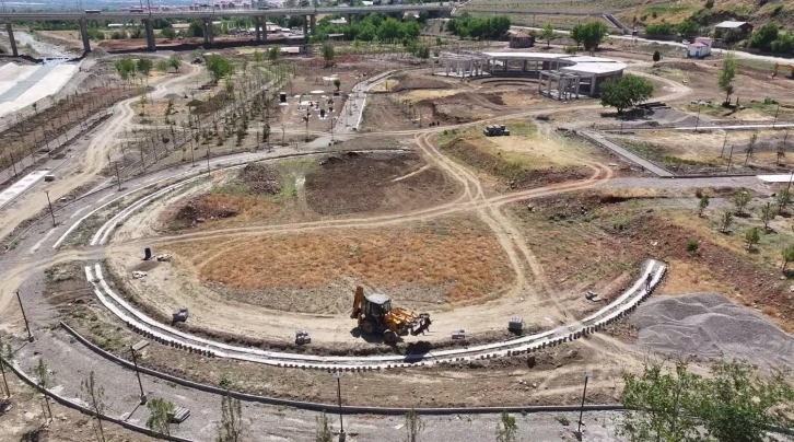 Bingöl’deki millet bahçesinde çalışmalar devam ediyor
