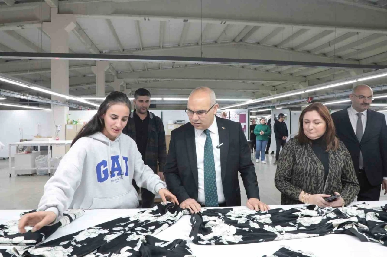 Binlerce kişiye istihdam sağlayan Tekstilkent’te üretilen ürünler dünyaya ihraç ediliyor
