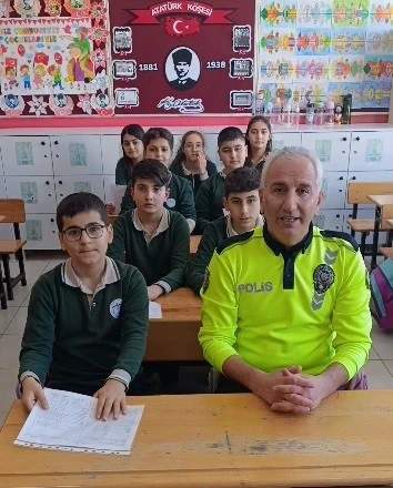 Bitlis polisinden anlamlı yarıyıl tatili mesajı
