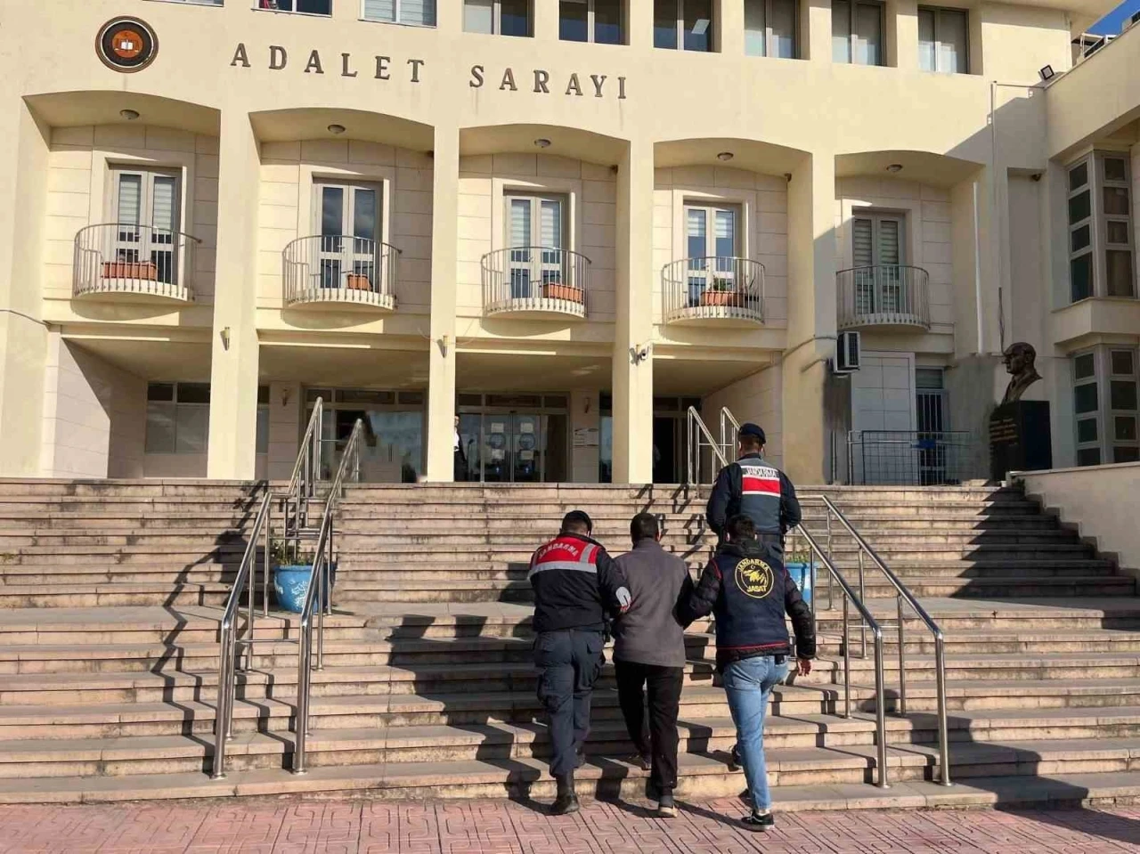 BODRUM'DA KAÇAK HÜKÜMLÜ YAKALANDI