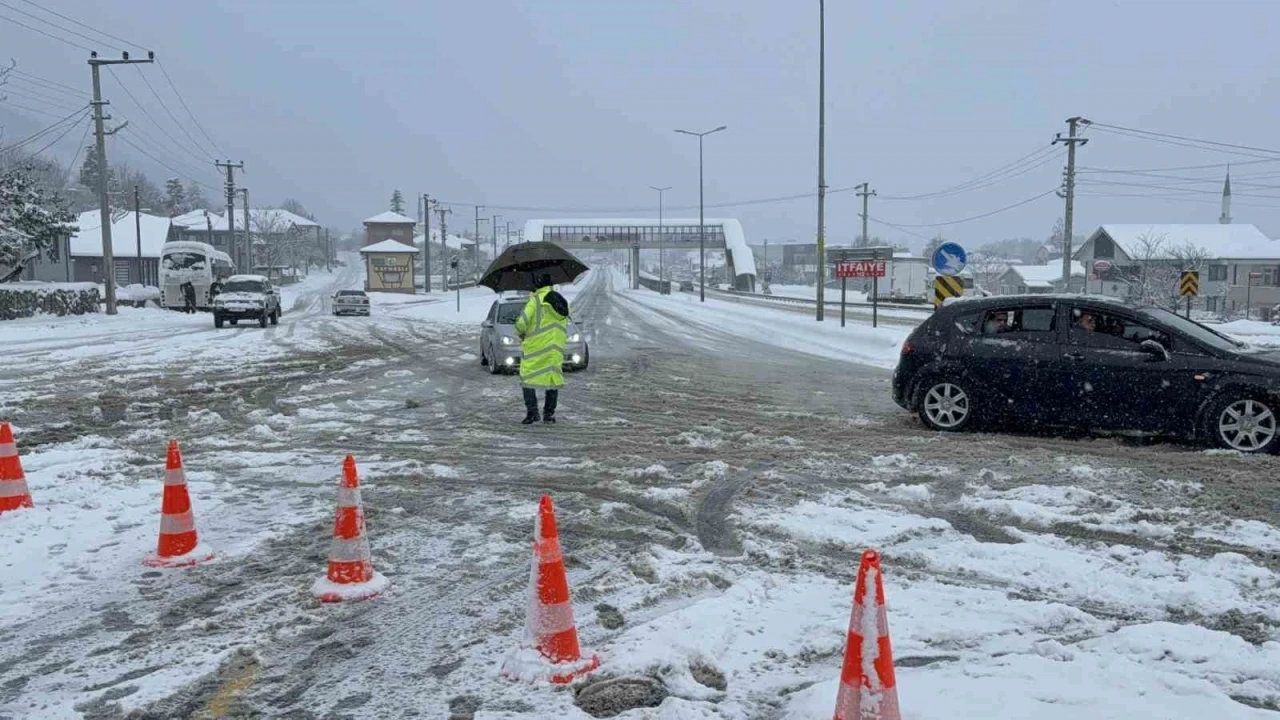 Bolu Dağı trafiğe kapatıldı
