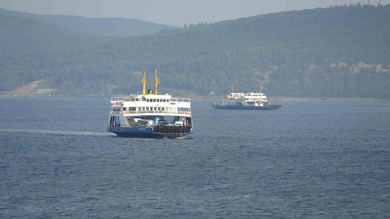 Bozcaada’ya bazı feribot seferleri iptal edildi
