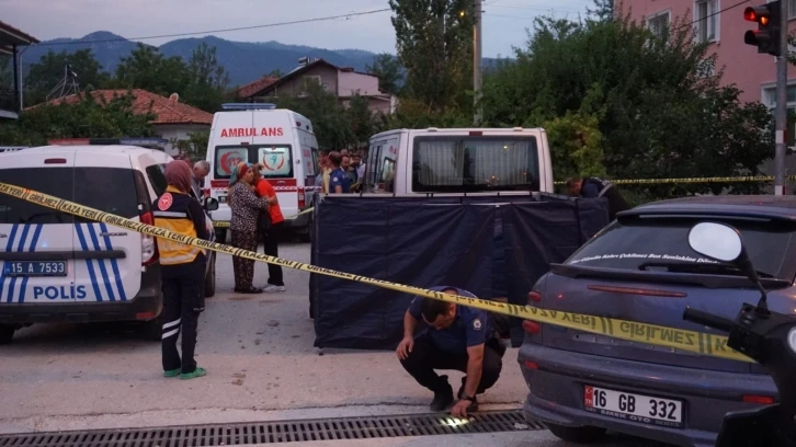 Burdur’da iş yeri önünde baba oğula silahlı saldırı: 1 ölü, 1 yaralı
