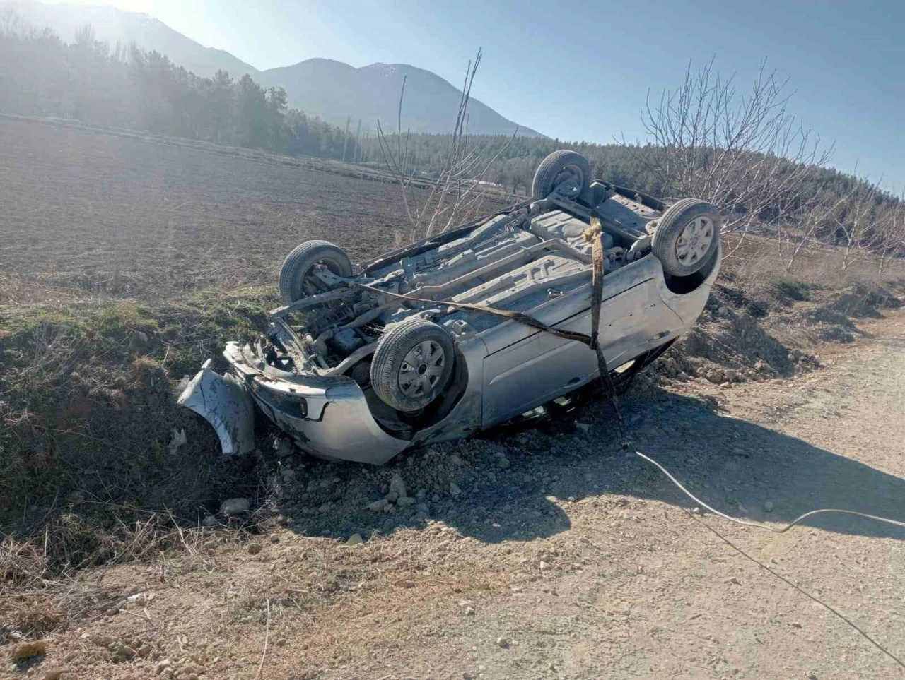 Burdur’da otomobil devrildi: 3 yaralı
