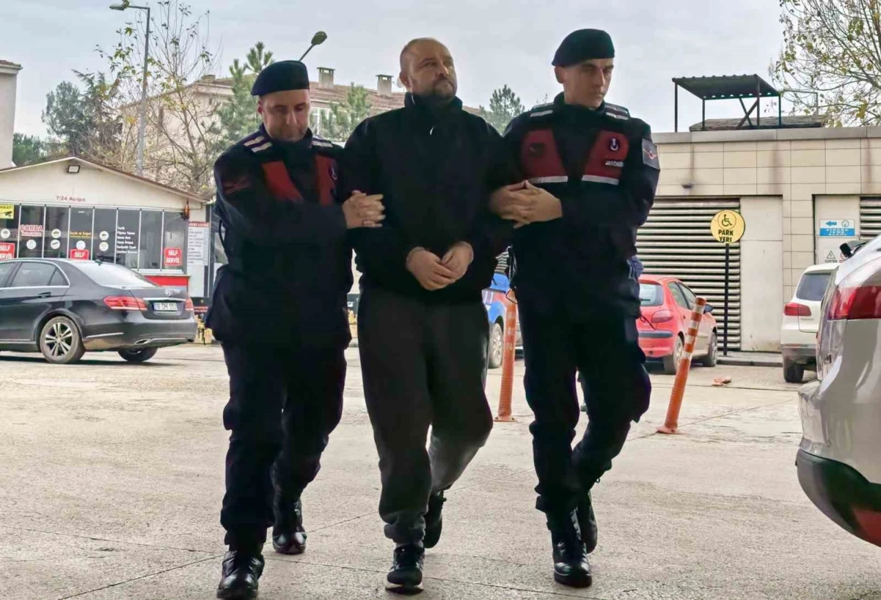 Bursa’da 18 yıl hapis cezasıyla aranan şüpheliyi jandarma yakaladı
