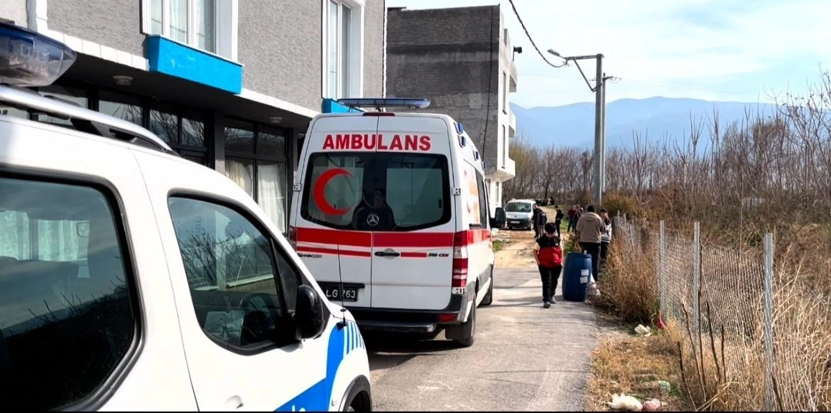 Bursa’da esrarengiz ölüm...Evinin önünde silahla vurulmuş halde bulundu
