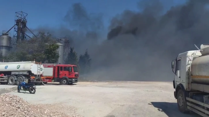 Bursa’da geri dönüşüm deposunda büyük yangın
