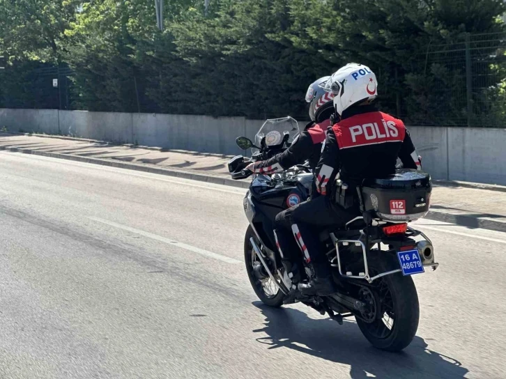 Bursa’da yunus polisleri 3 kilo 124 gram esrar ele geçirdi
