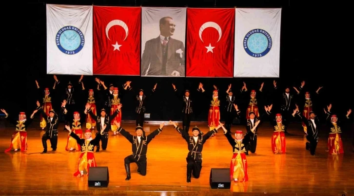 BUÜ’de Halk Dansları Festivali coşkusu
