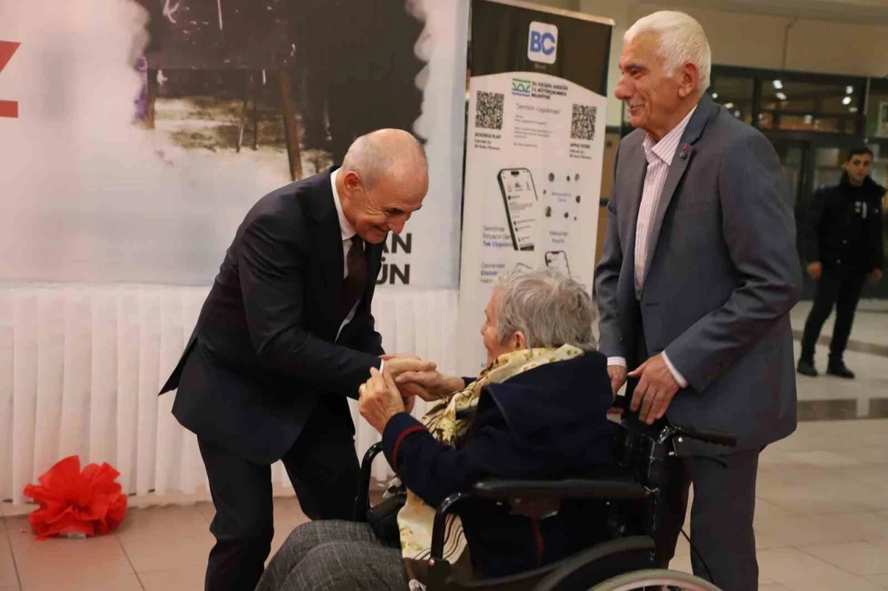 Büyükçekmece’de binlerce öğretmen "Öğretmenler Günü Balosu"nda buluştu
