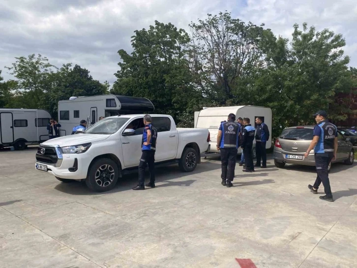 Büyükçekmece ve Beylikdüzü’nde sahili işgal eden karavanlar kaldırıldı
