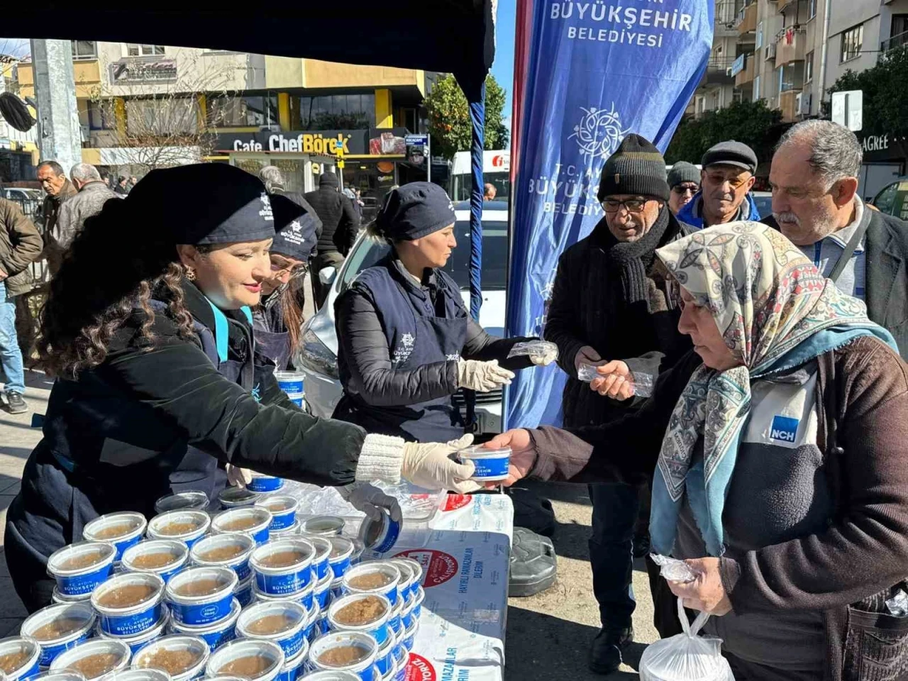 Büyükşehir, 6 Şubat’ın yıldönümünde helva hayrı yaptı
